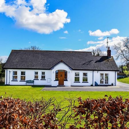 The Heights & Hollows Farmhouse, Saul, Downpatrick, Sleeps 14 ภายนอก รูปภาพ