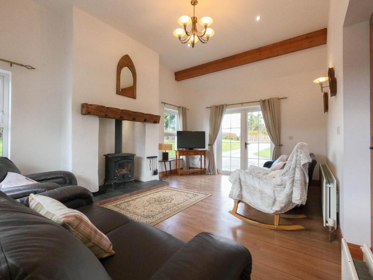 The Heights & Hollows Farmhouse, Saul, Downpatrick, Sleeps 14 ภายนอก รูปภาพ