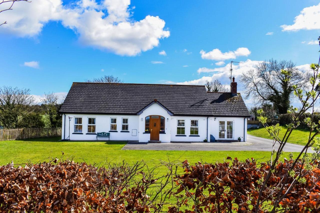The Heights & Hollows Farmhouse, Saul, Downpatrick, Sleeps 14 ภายนอก รูปภาพ