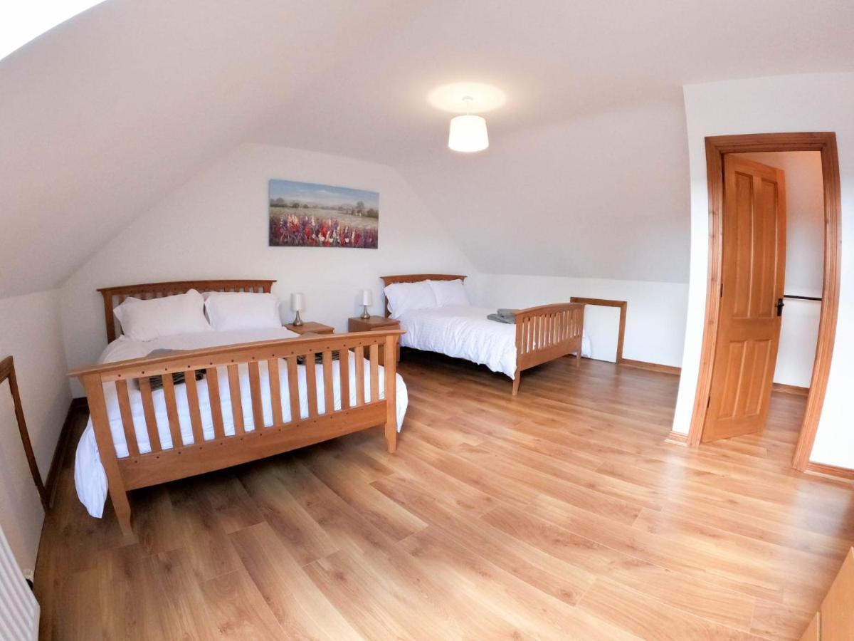 The Heights & Hollows Farmhouse, Saul, Downpatrick, Sleeps 14 ภายนอก รูปภาพ