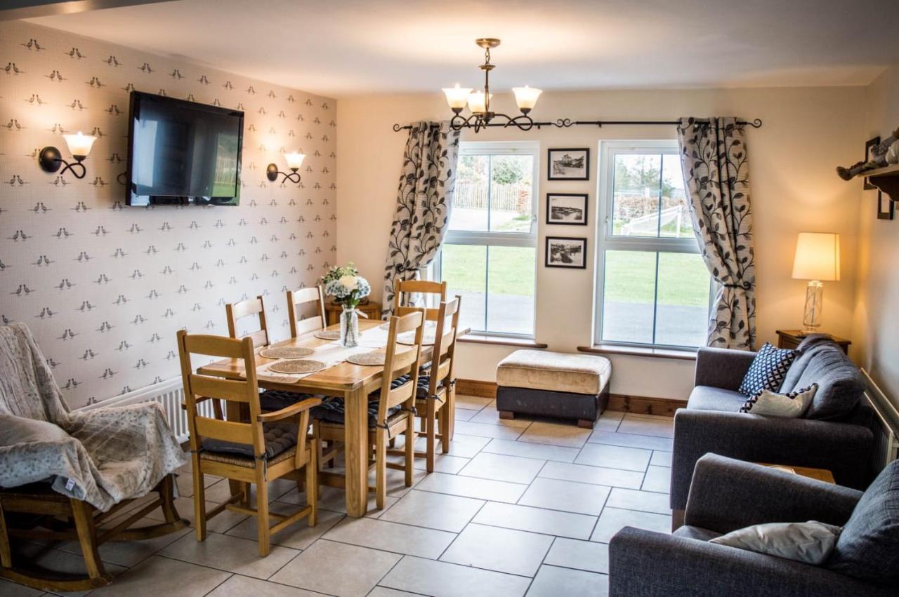The Heights & Hollows Farmhouse, Saul, Downpatrick, Sleeps 14 ภายนอก รูปภาพ