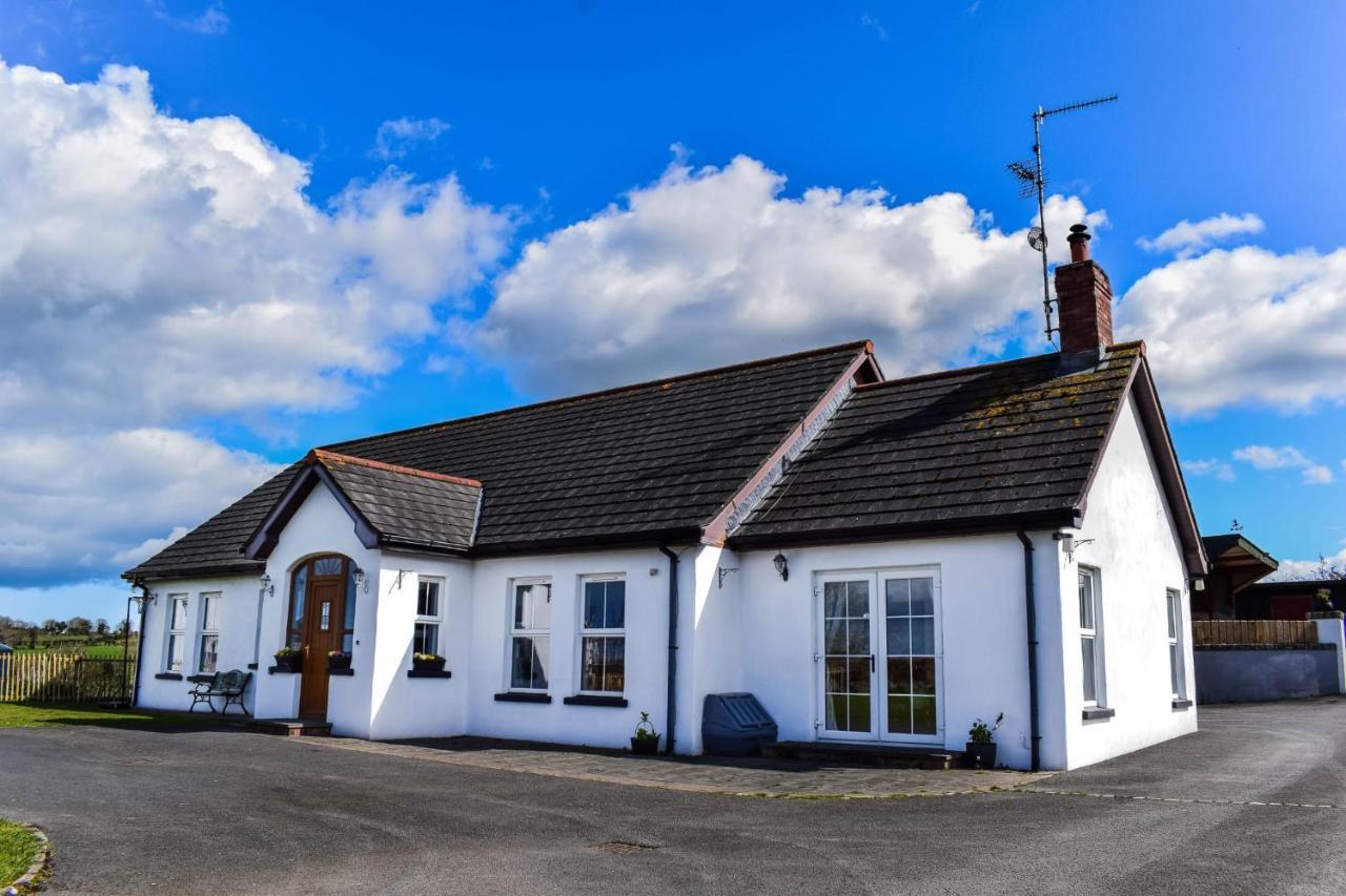 The Heights & Hollows Farmhouse, Saul, Downpatrick, Sleeps 14 ภายนอก รูปภาพ