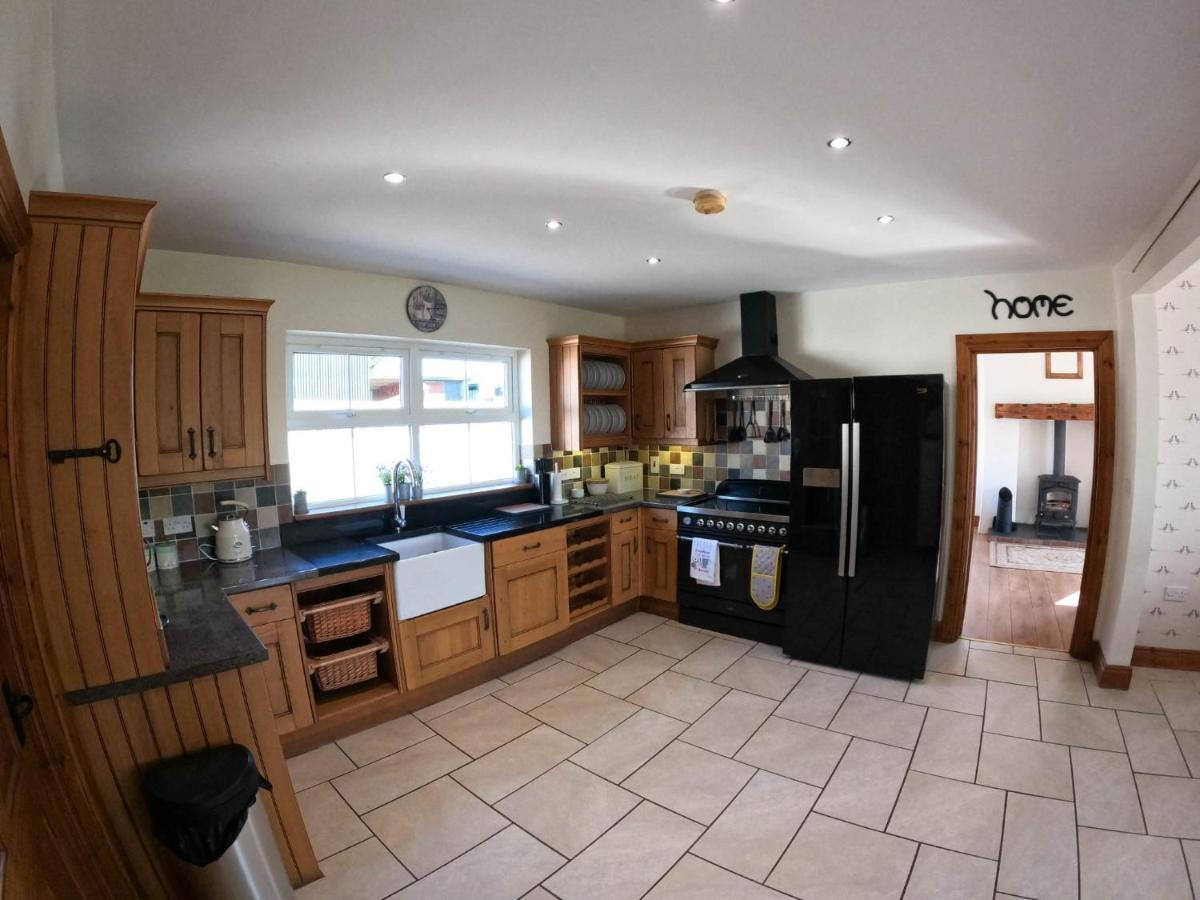 The Heights & Hollows Farmhouse, Saul, Downpatrick, Sleeps 14 ภายนอก รูปภาพ