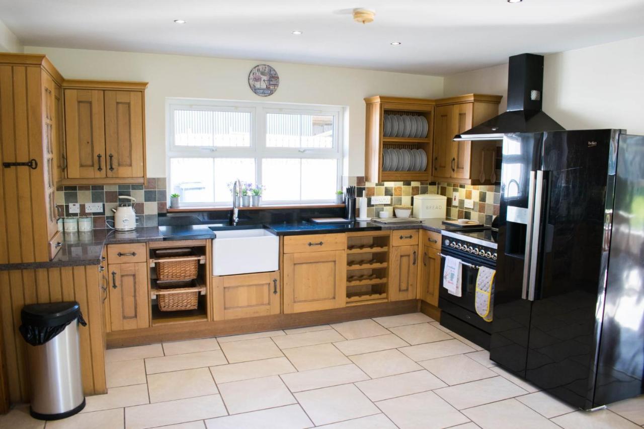 The Heights & Hollows Farmhouse, Saul, Downpatrick, Sleeps 14 ภายนอก รูปภาพ