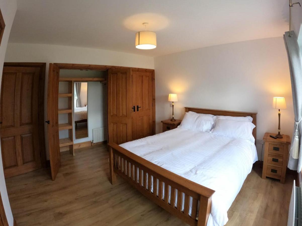 The Heights & Hollows Farmhouse, Saul, Downpatrick, Sleeps 14 ภายนอก รูปภาพ