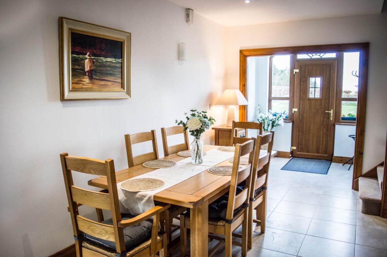 The Heights & Hollows Farmhouse, Saul, Downpatrick, Sleeps 14 ภายนอก รูปภาพ